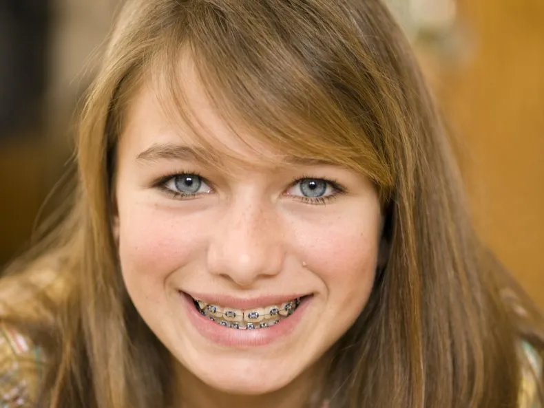 mujer sonriendo